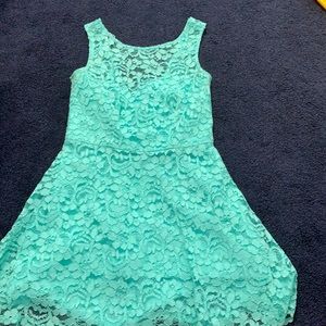 Torquing dress size 4 worn once